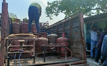 ଯୋଗାଣ ବିଭାଗ ର ସ୍ୱତନ୍ତ୍ର ଟିମ ର ଚଡାଉ, ଝାଟିଆ ମାଳ ଛକ ରୁ ବନ୍ଦ ଘରୁ ୨୧ ଗୋଟି ସିଲିଣ୍ଡର ଜବତ,,