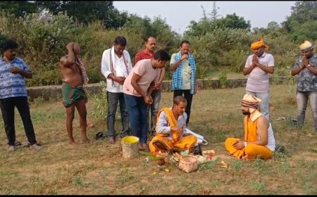 କାମାକ୍ଷାନଗର ଇନ୍ଦୁପୁର ଗ୍ରାମରେ ଅଖିମୁଠି ଅନୁକୁଳ କଲେ ସମାଜସେବି ସରୋଜକାନ୍ତ,,