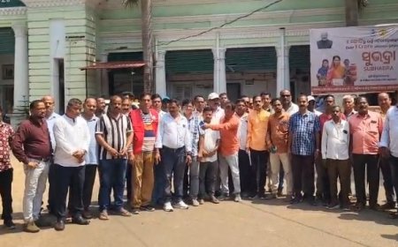 ଢେଙ୍କାନାଳ ଜିଲ୍ଲା ସାମ୍ବାଦିକ ସଂଘ ପକ୍ଷରୁ ୬ ଦଫା ଦାବି ନେଇ ବିକ୍ଷୋଭ।