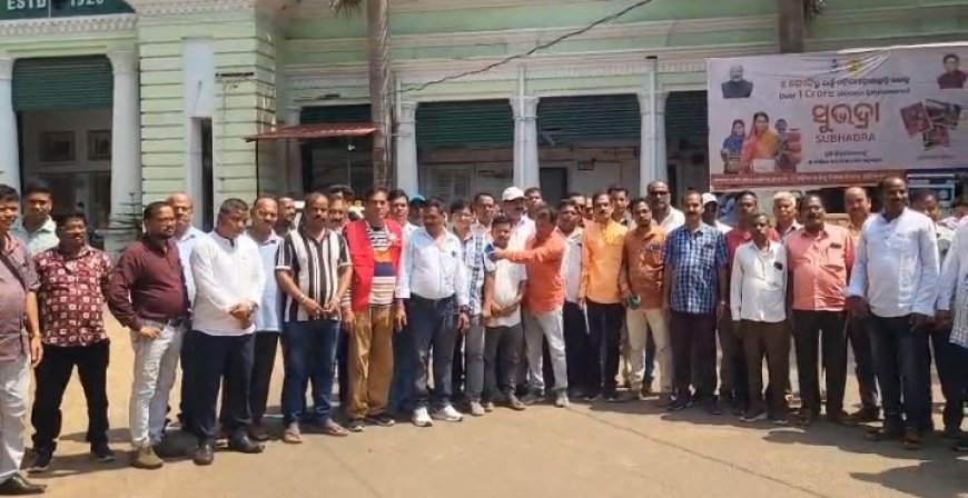 ଢେଙ୍କାନାଳ ଜିଲ୍ଲା ସାମ୍ବାଦିକ ସଂଘ ପକ୍ଷରୁ ୬ ଦଫା ଦାବି ନେଇ ବିକ୍ଷୋଭ।