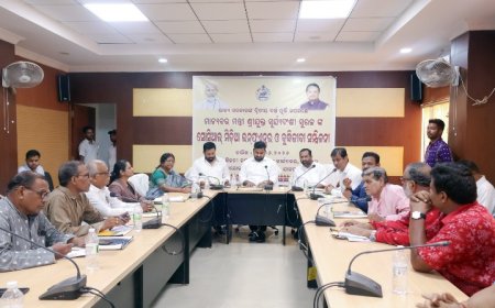 ସୋସିଆଲ ମିଡିଆ ଇନଫ୍ଲୁଏନ୍ସର ଏବଂ ବୁଦ୍ଧିଜୀବୀ ସମ୍ମିଳନୀ ଅନୁଷ୍ଠିତ,,