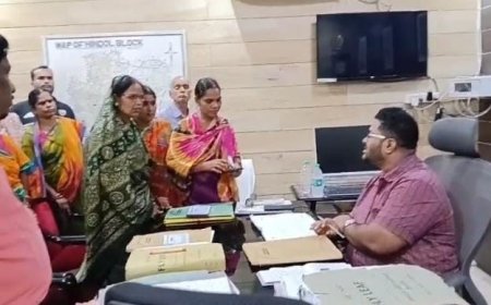 ଲାଞ୍ଚ ଦେଇ ନପାରି ପ୍ରଧାନମନ୍ତ୍ରୀ ଆବାସ ତାଲିକାରୁ ବାଦପଡ଼ିଥିବା ହିତାଧିକାରୀ ମାନେ ହିନ୍ଦୋଳ ଗୋଷ୍ଠୀ ଉନ୍ନୟନ ଅଧିକାରୀ ଙ୍କୁ କଲେ ଅଭିଯୋଗ।