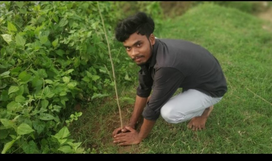 ଉତ୍ସାହୀ ଯୁବକ ମାନଙ୍କର ପରିବେଶ ସୁରକ୍ଷା ପାଇଁ ବୃକ୍ଷରୋପଣ।