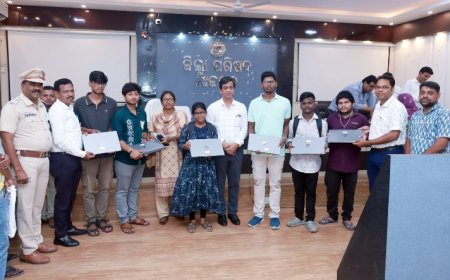 ଜିଲ୍ଲା ପରିଷଦ ସମ୍ମିଳନୀ କକ୍ଷ, ଯାଜପୁର ଠାରେ ଯୁଗ୍ମ ଜନ ଅଭିଯୋଗ ଶୁଣାଣି ଶିବିର,,