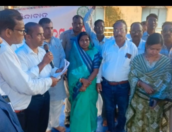ସ୍କୁଲ , କଲେଜ ଶିକ୍ଷକ ସମୋନୟ ସମିତି ତରଫରୁ ବି ଡି ଓ ଙ୍କୁ ଦାବି ପତ୍ର ,