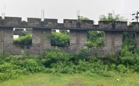 ଶିଳାନ୍ୟାସର ୫ ବର୍ଷ ପରେ ବି ଅଧାପନ୍ତରିଆ ହୋଇ ପଡ଼ିଛି ଶିକ୍ଷକ ଭବନ,ଶିକ୍ଷକ ମହଲରେ ଅସନ୍ତୋଷ।