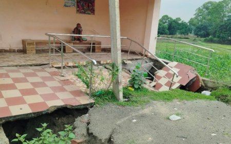 ବିପଦ ସଂଙ୍କୁଳ ଯାତ୍ରୀ ବିଶ୍ରାମଗାର।ବିକାଶ କୁ ଆଖି ଠାର।